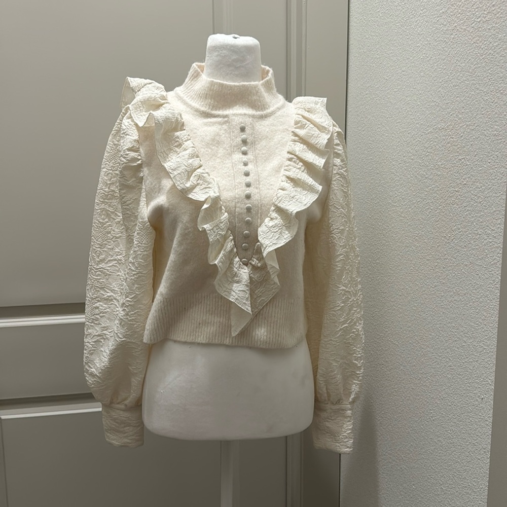 Women’s Zara sweater size medium